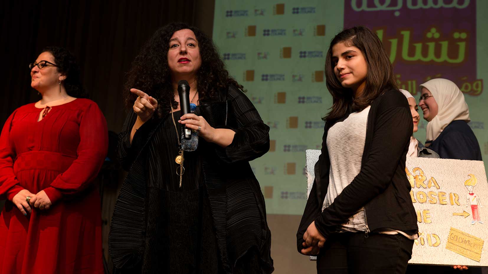 Samir Éditeur - Les jurées Alma Salem et Nadine Touma, avec la finaliste Rouba Issa