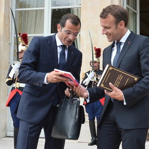 Samir Éditeur - Emmanuel Macron reçoit Nouvelles gauloises